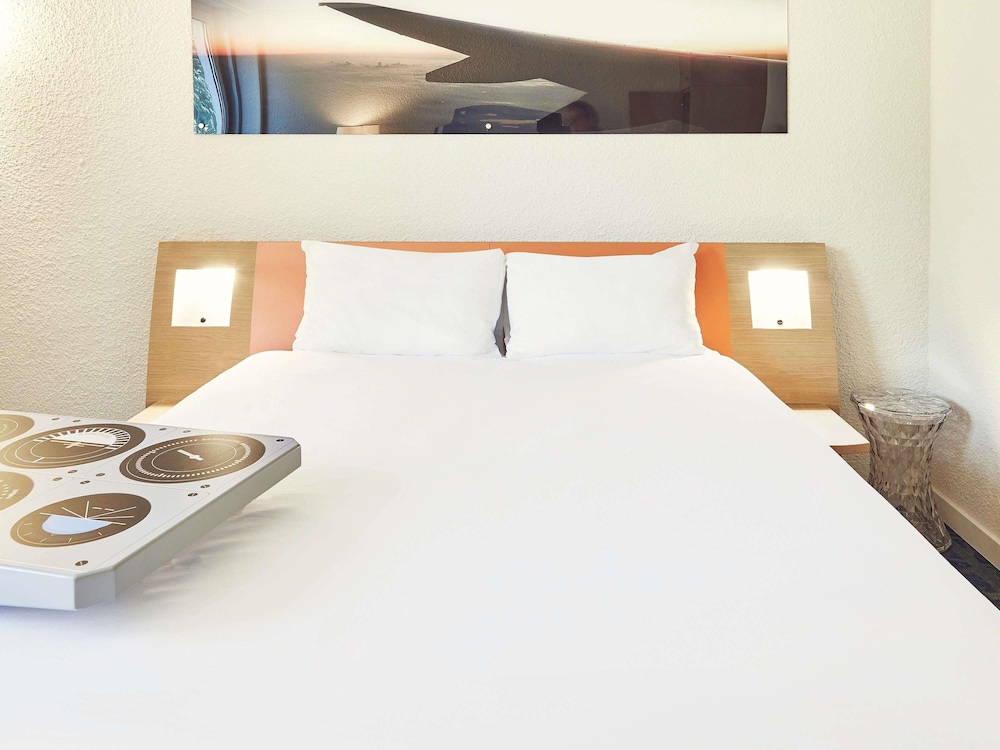 Habitación Estándar con 1 cama doble del hotel Ibis Styles Marseille Provence Aéroport. Foto 2