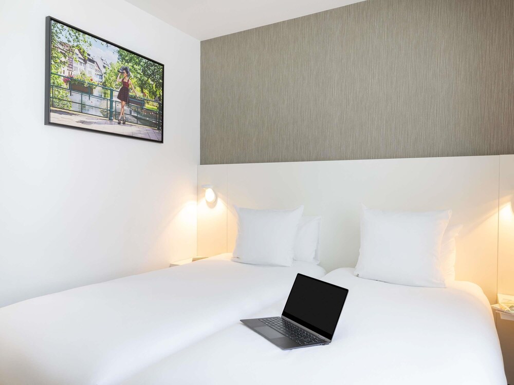 Habitación Classic con dos camas individuales del hotel Mercure Strasbourg Centre Petite France. Foto 3