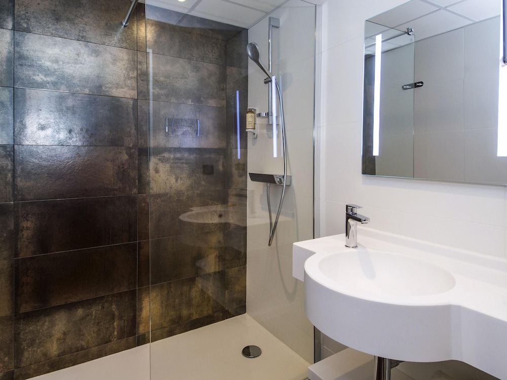 Estudio Standard con cama doble en la Résidence gestionada por Mercure del hotel Mercure Rodez Cathédrale & Mercure Résidence. Foto 1