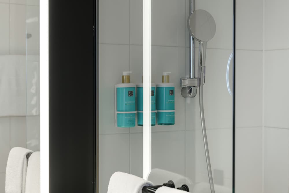 Habitación ejecutiva doble, 1 cama doble del hotel Novotel München Airport. Foto 7