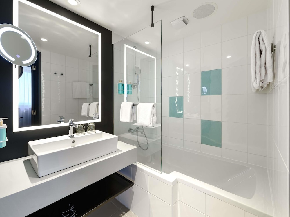 Habitación superior, 1 cama doble con sofá cama del hotel Novotel München Airport