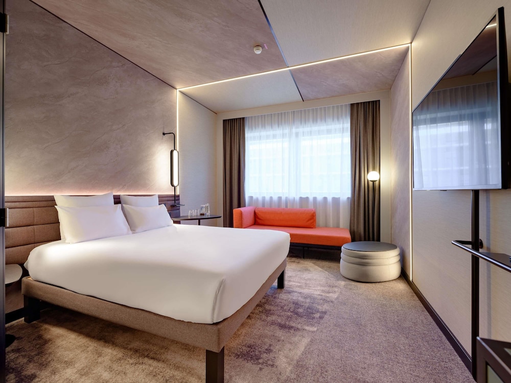 Habitación estándar, 1 cama doble con sofá cama del hotel Novotel München Airport. Foto 16