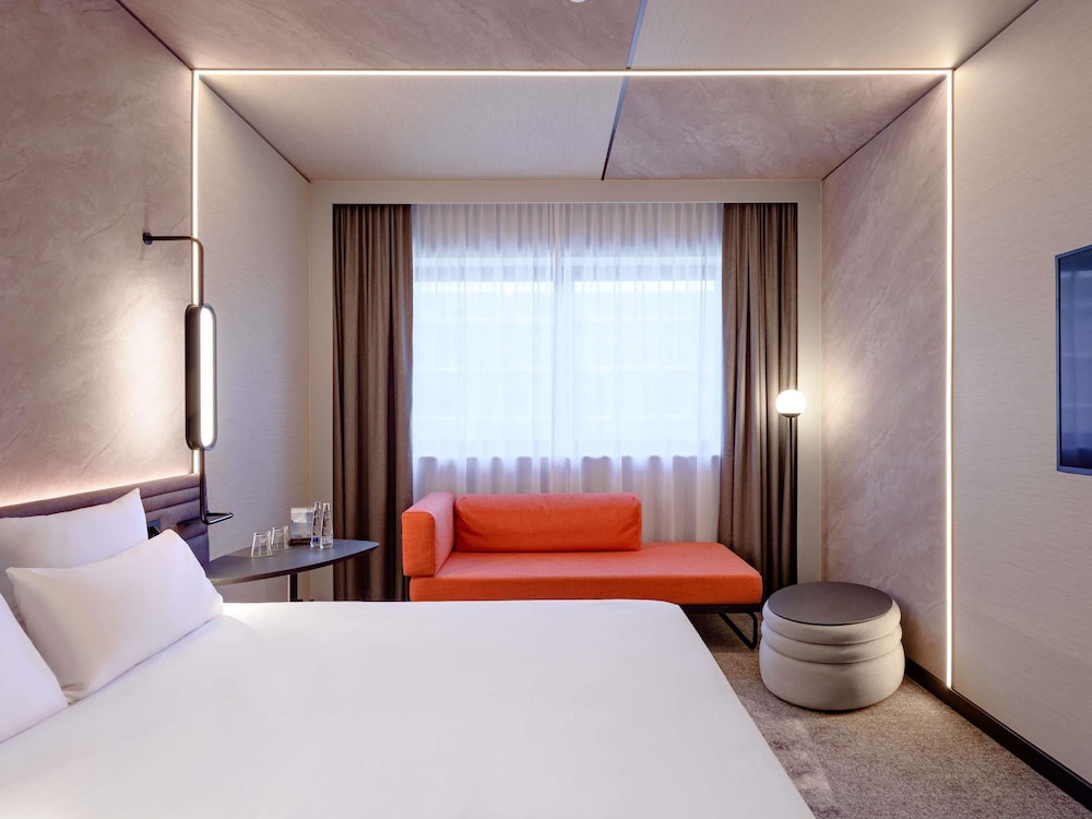 Habitación estándar, 1 cama doble con sofá cama del hotel Novotel München Airport. Foto 19