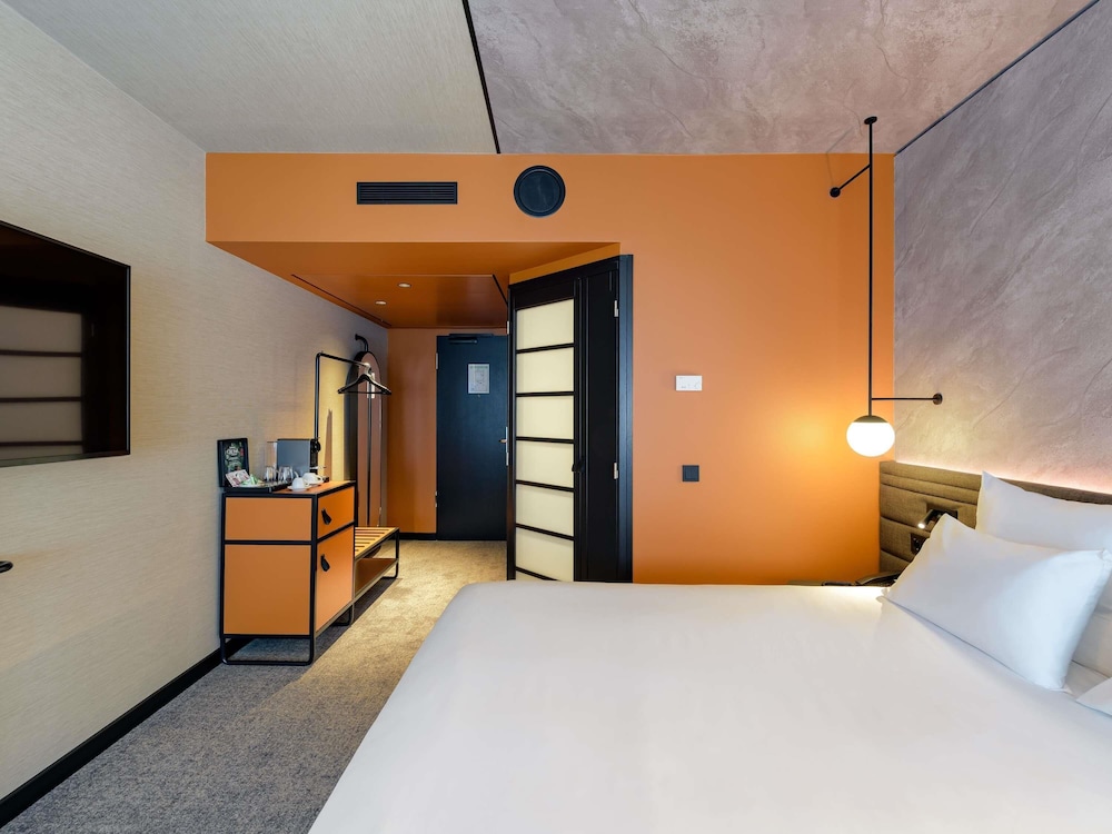 Habitación estándar doble, 1 cama doble del hotel Novotel München Airport. Foto 17