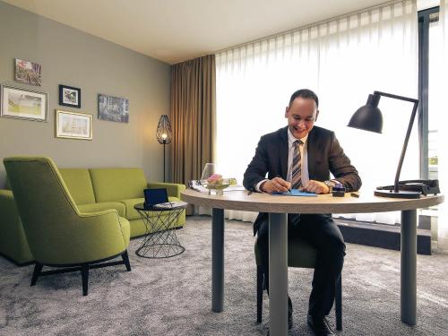 Suite Junior del hotel Mercure Plaza Essen. Foto 5