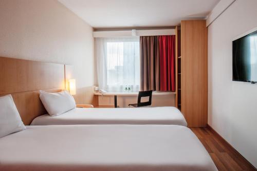 Habitación Doble Estándar - 2 camas del hotel Ibis Warszawa Stare Miasto Old Town. Foto 2