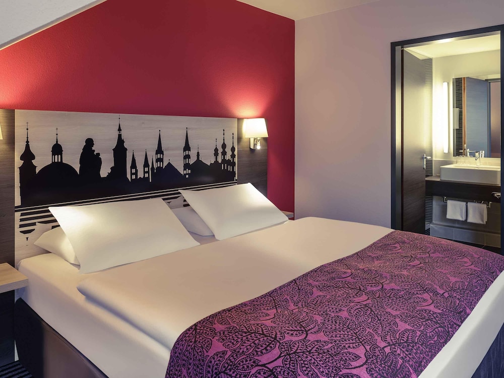 Habitación Estándar con cama doble del hotel Mercure Wuerzburg Am Mainufer. Foto 2