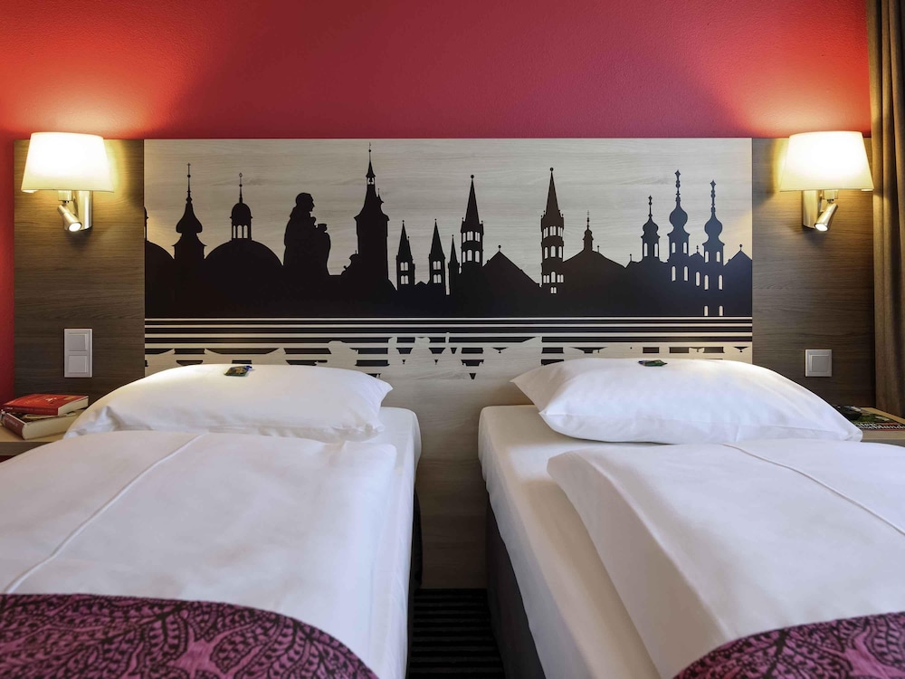 Habitación estándar con dos camas individuales del hotel Mercure Wuerzburg Am Mainufer
