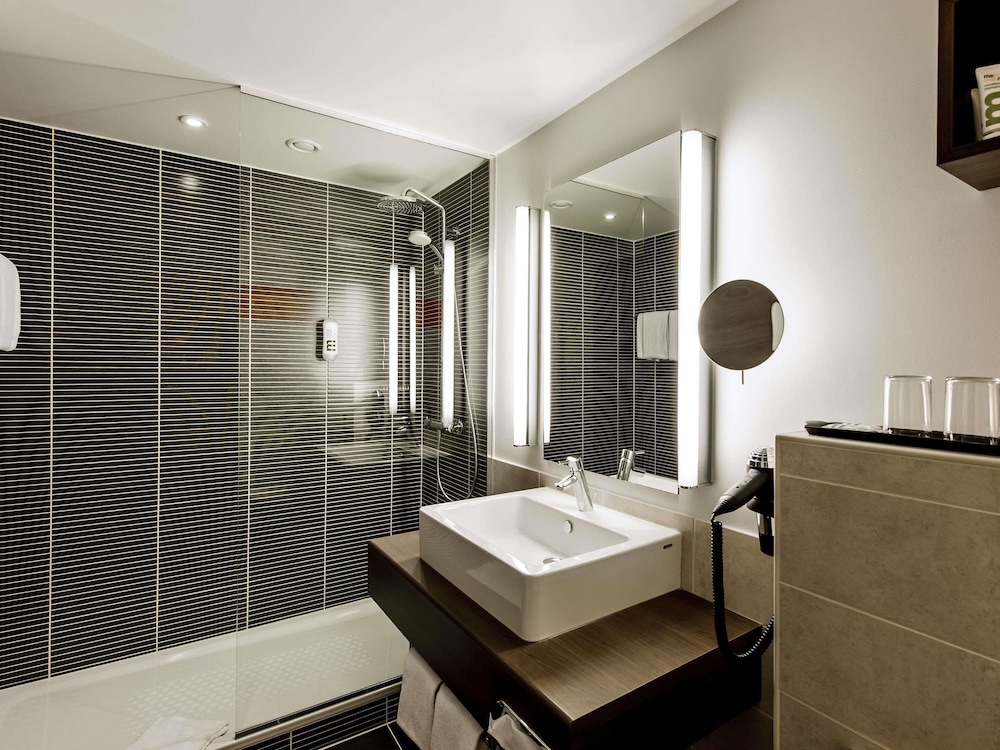 Habitación estándar con dos camas individuales del hotel Mercure Wuerzburg Am Mainufer. Foto 6