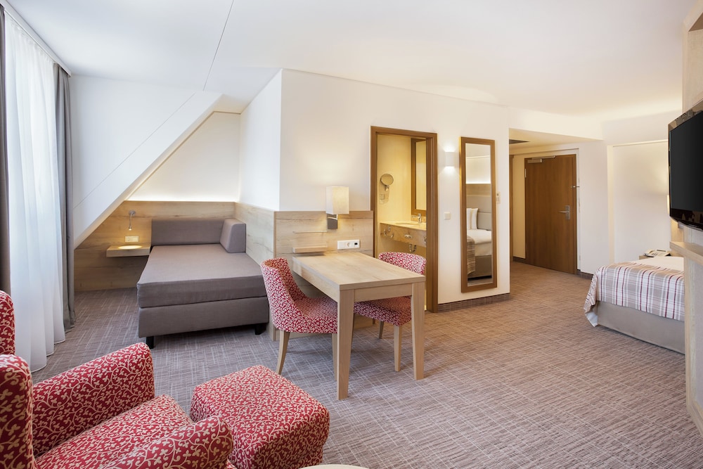 Habitación Premium, 1 cama de matrimonio grande del hotel Holiday Inn Nürnberg City Centre, An Ihg. Foto 10