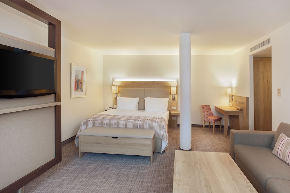 Habitación Premium, 1 cama de matrimonio grande del hotel Holiday Inn Nürnberg City Centre, An Ihg. Foto 3