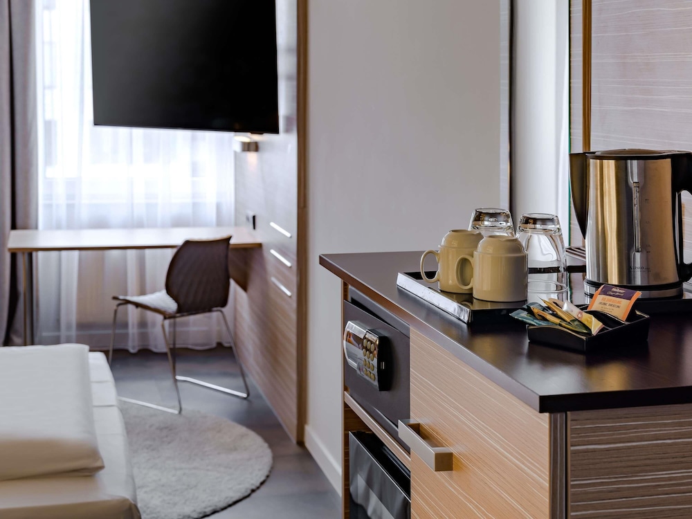 Habitación estándar con cama queen size del hotel Mercure Stuttgart Gerlingen. Foto 10