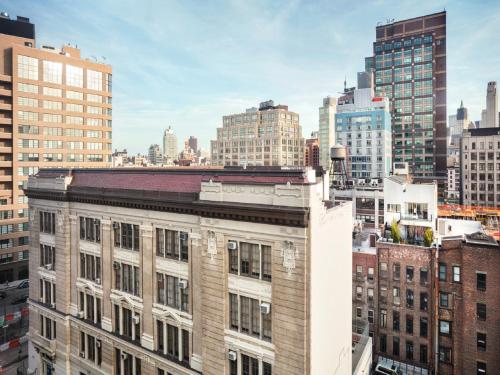 Habitación Adaptada con vistas a Hudson Square - 1 cama extragrande del hotel The Dominick