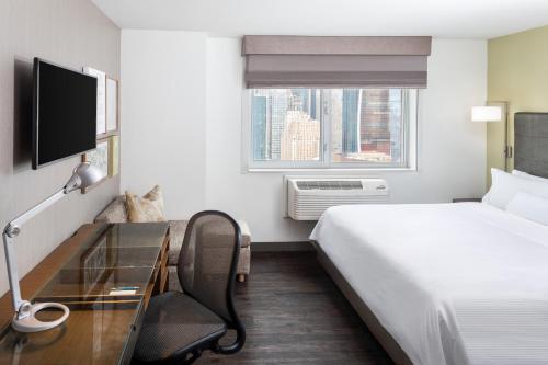 Estudio con vistas a la ciudad - Cama extragrande del hotel Element New York Times Square West