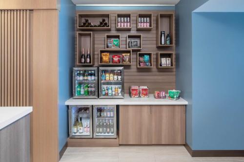 Suite Junior de 1 dormitorio con vistas a la ciudad - Cama extragrande del hotel Element New York Times Square West. Foto 5