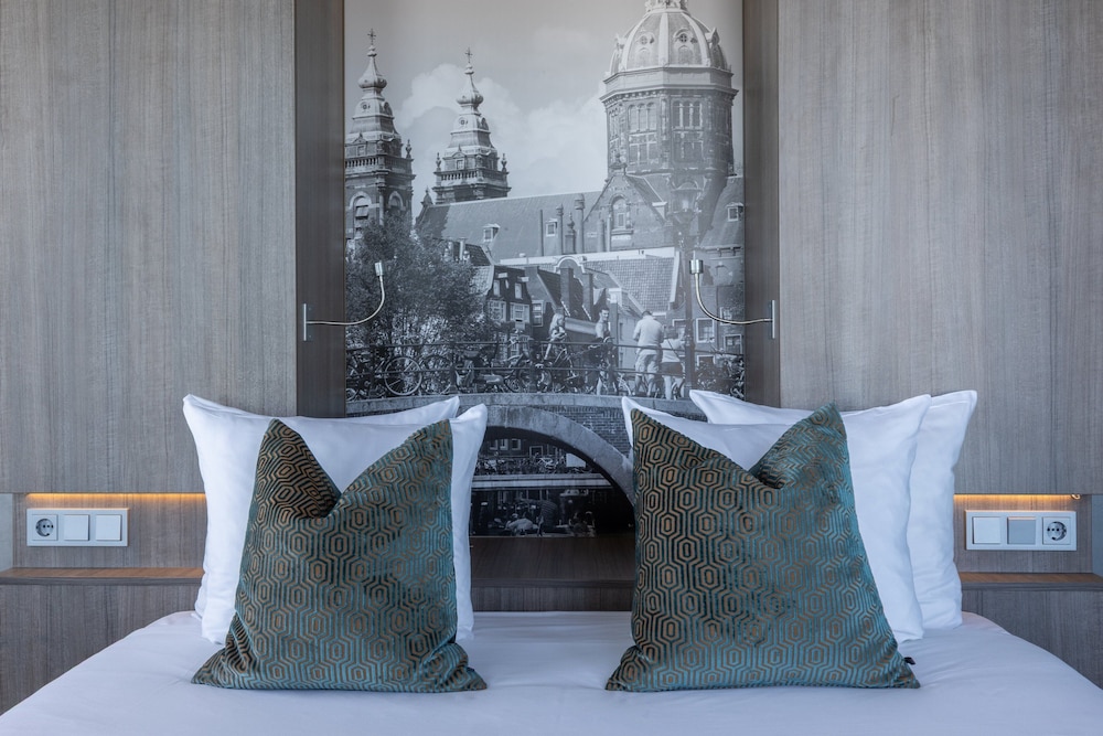 Habitación Deluxe, 1 cama de matrimonio del hotel Leonardo Amsterdam Rembrandtpark. Foto 4