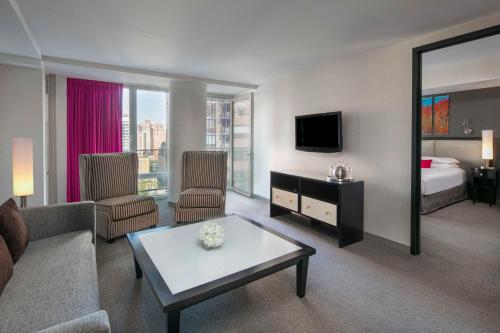 Suite Manhattan del hotel Royalton Park Avenue. Foto 1