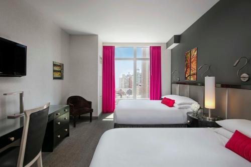 Habitación Doble Superior - 2 camas dobles del hotel Royalton Park Avenue. Foto 2