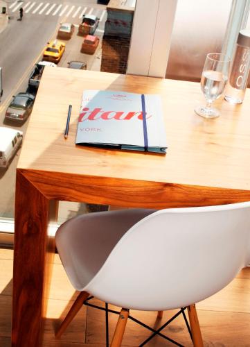 Habitación Superior esquinera con cama extragrande del hotel Nolitan Hotel. Foto 5