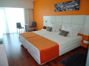 Habitación familiar Comunicada del hotel Aquashow Park. Foto 3