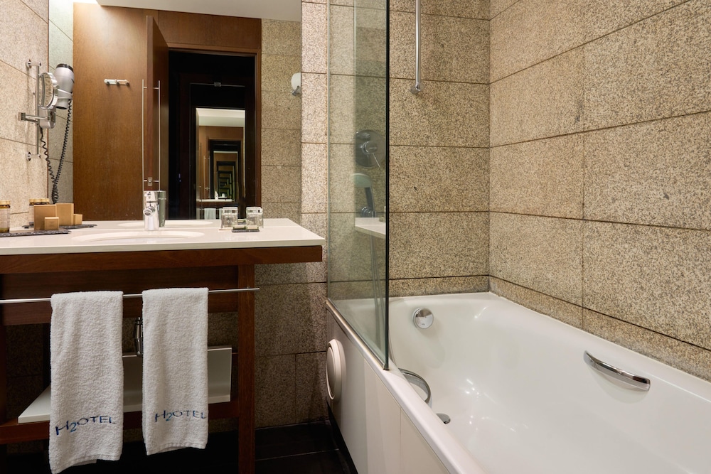 Habitación estándar doble del hotel H2otel Congress and Medical Spa. Foto 6