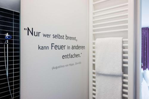 Accesible 2 Camas Individuales del hotel Lindner Frankfurt Sportpark, Part Of Jdv By Hyatt. Foto 5