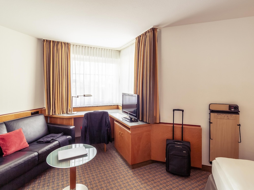 Habitación Privilege con cama queen - size del hotel Mercure Köln City Friesenstraße. Foto 4