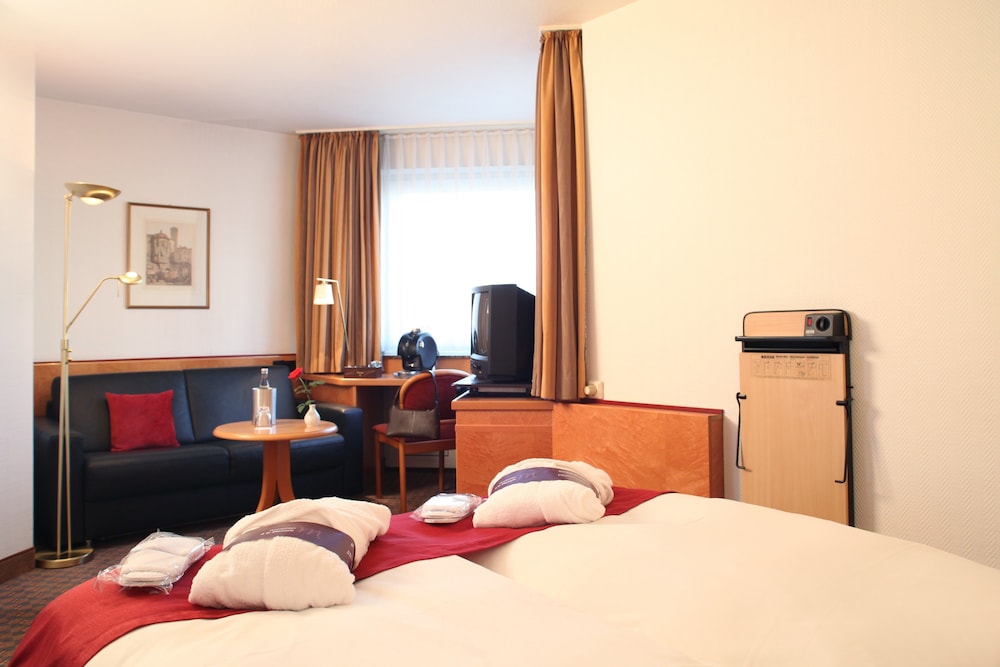 Habitación Privilege con cama queen - size del hotel Mercure Köln City Friesenstraße. Foto 7