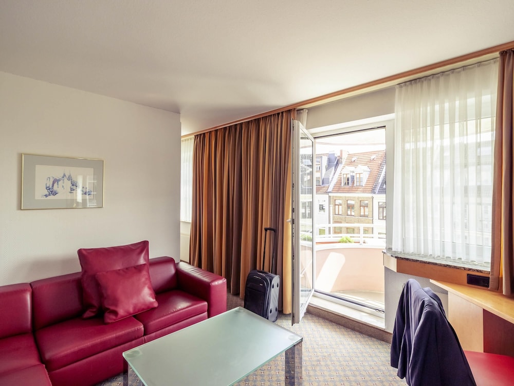 Suite Privilege con cama king - size del hotel Mercure Köln City Friesenstraße. Foto 6