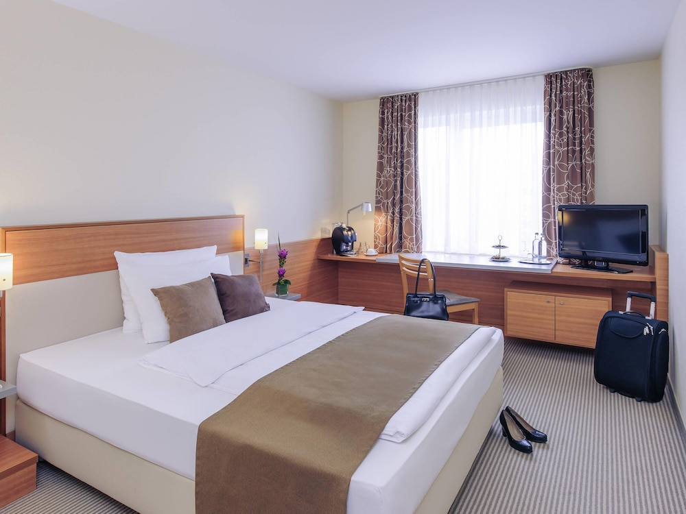 Habitación Standard para no fumadores con cama de matrimonio del hotel Mercure Mannheim Am Rathaus