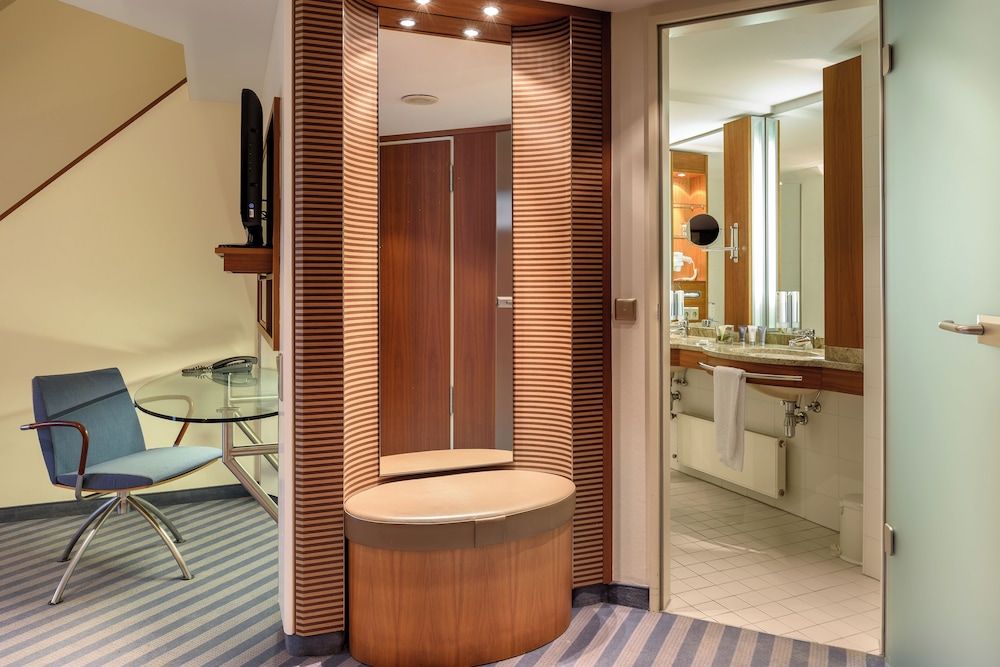 Suite Junior con cama doble del hotel Sunday München Airport Freising. Foto 1