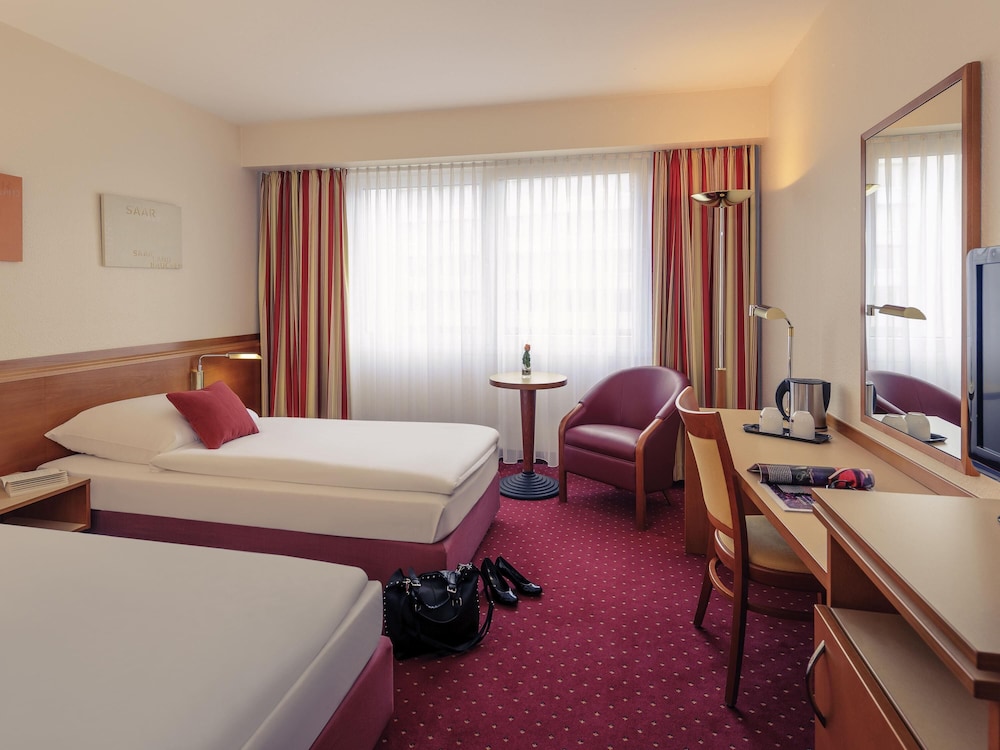 Habitación Standard con dos camas individuales del hotel Mercure Saarbrücken City