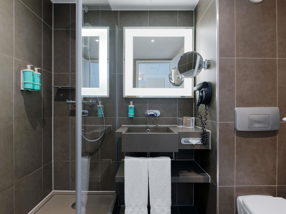 Habitación doble superior, 1 cama doble con sofá cama del hotel Novotel Berlin Mitte