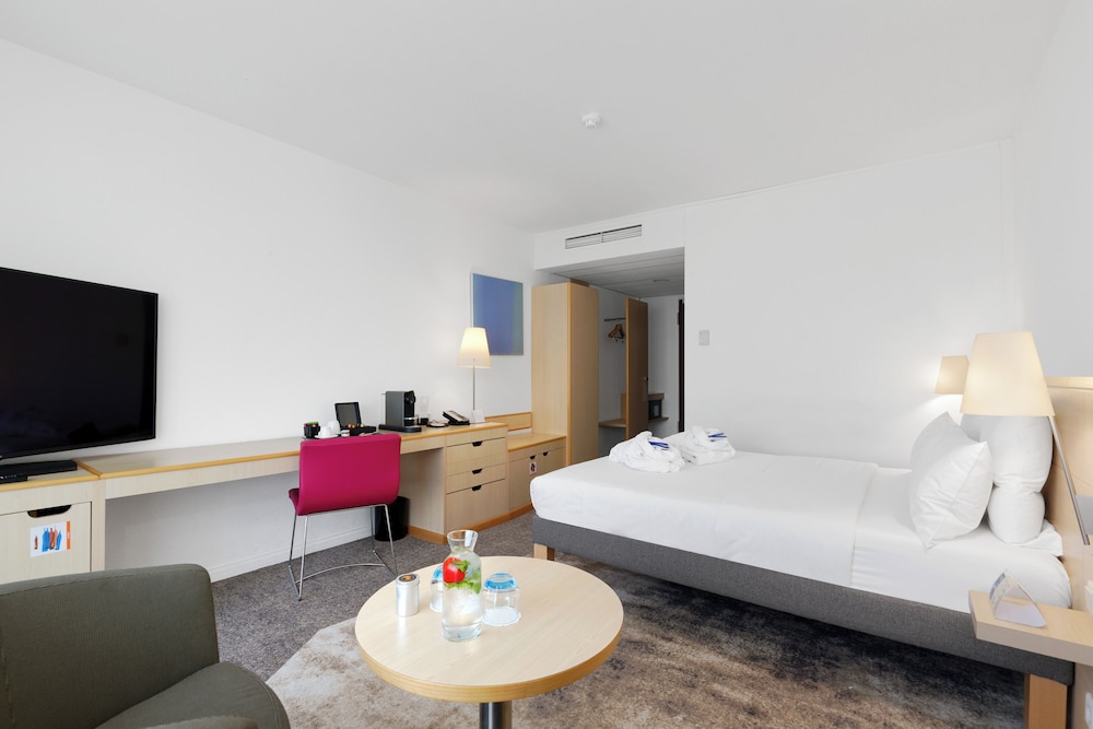 Habitación doble, 1 cama doble (Privilege) del hotel Novotel Berlin Mitte. Foto 2