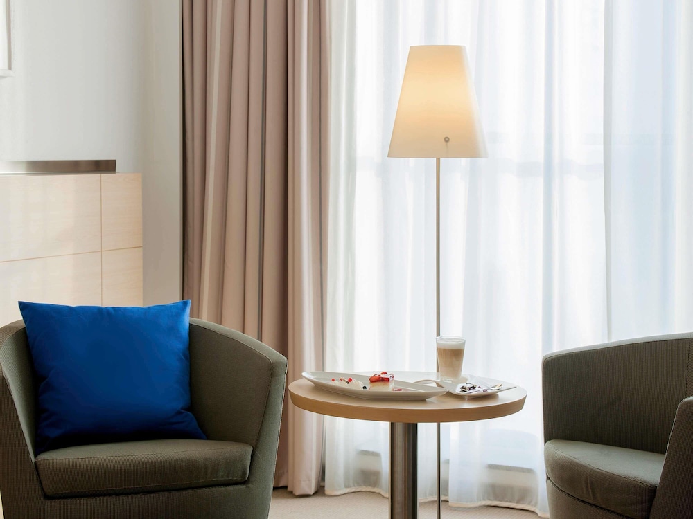 Habitación doble, 1 cama doble (Privilege) del hotel Novotel Berlin Mitte. Foto 4