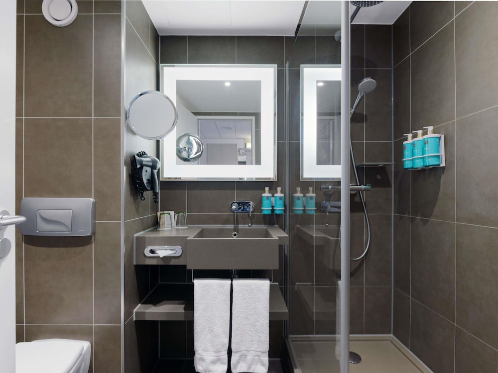 Habitación doble, 1 cama doble (Privilege) del hotel Novotel Berlin Mitte. Foto 5