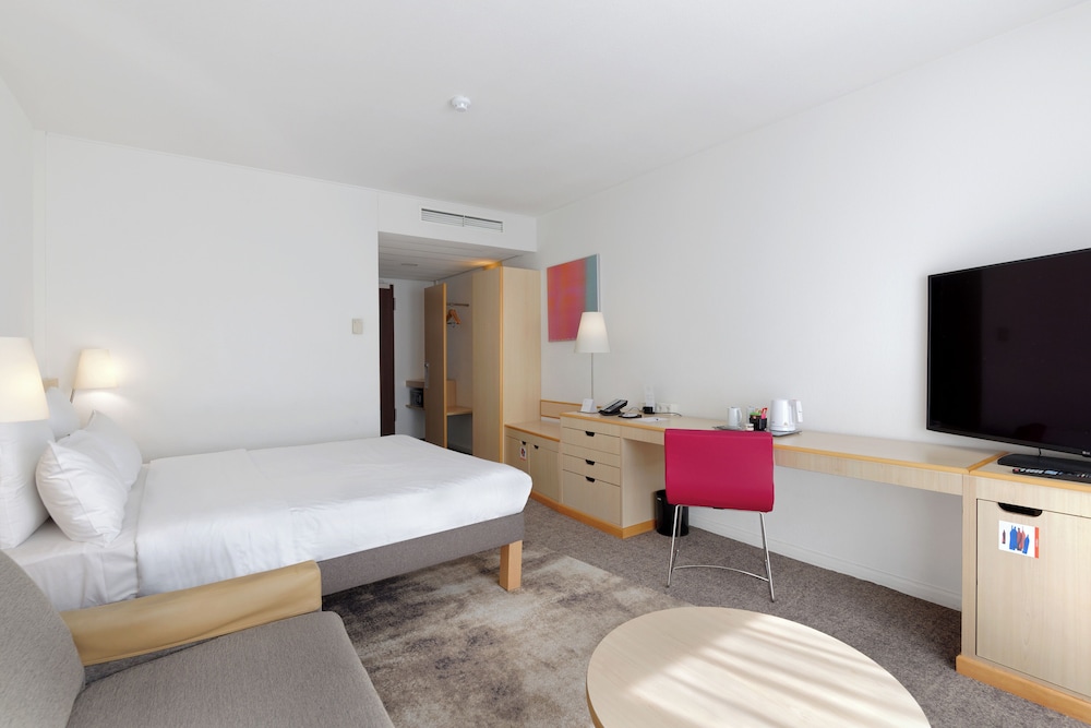 Habitación doble superior, 1 cama doble del hotel Novotel Berlin Mitte. Foto 2