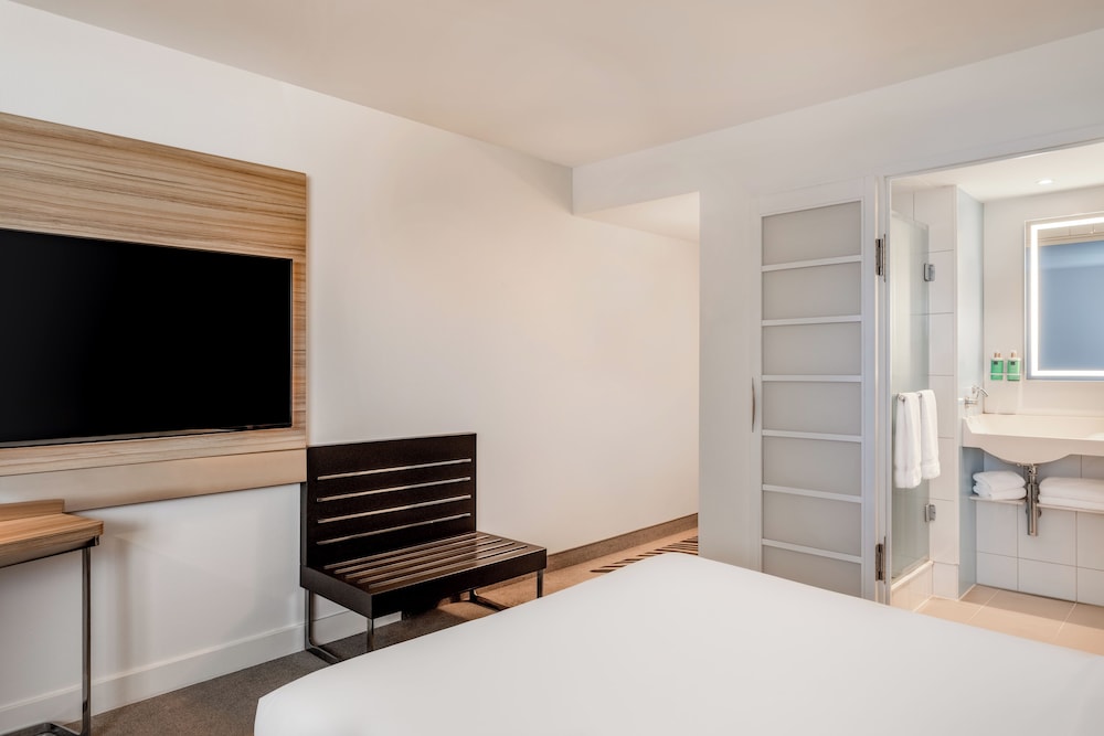 Habitación Doble Estándar del hotel Novotel Munich City. Foto 1
