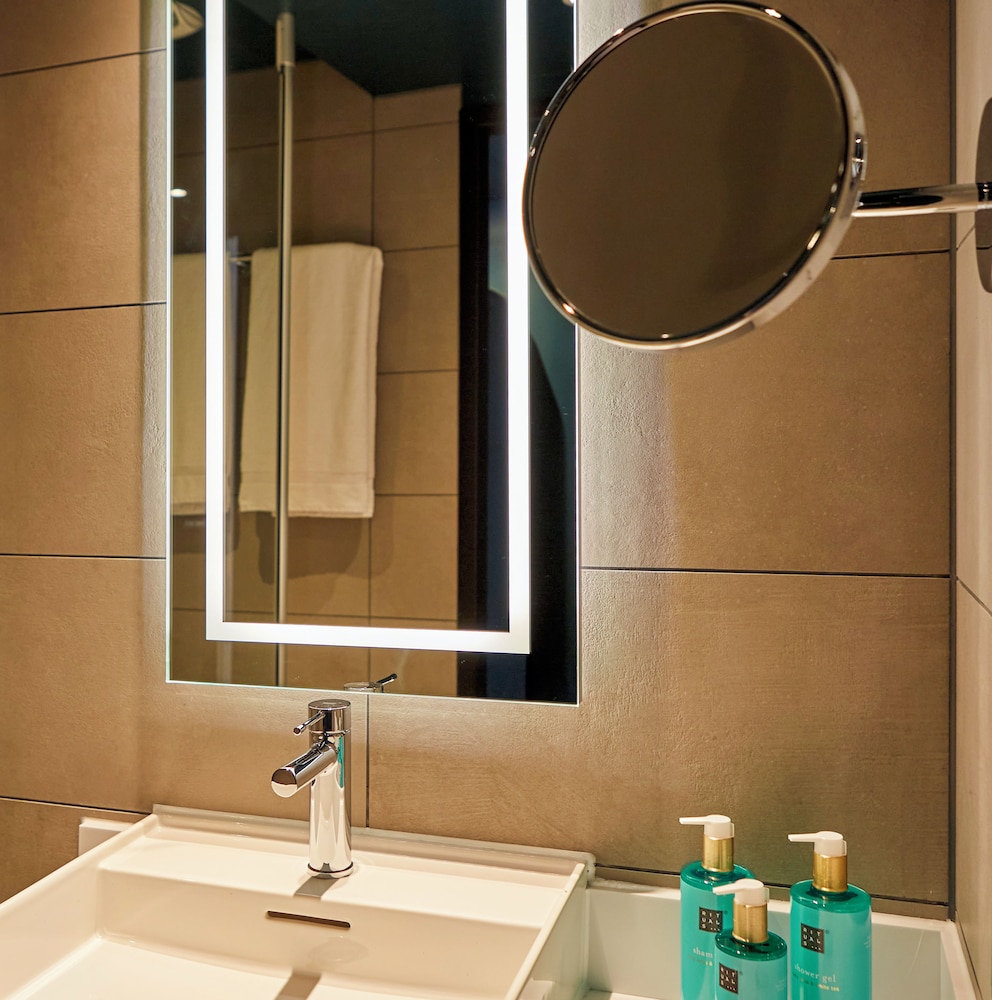 Junior Suite Premium del hotel Novotel Munich City. Foto 6