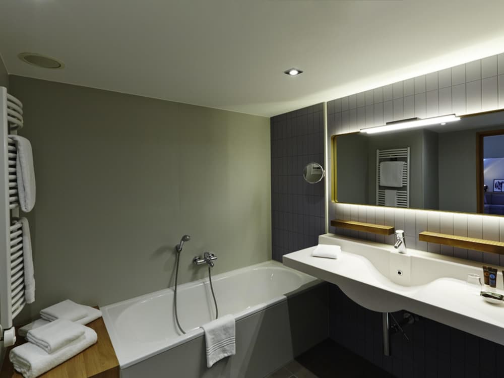 Suite Superior con vistas a Múnich del hotel Novotel Munich City. Foto 9