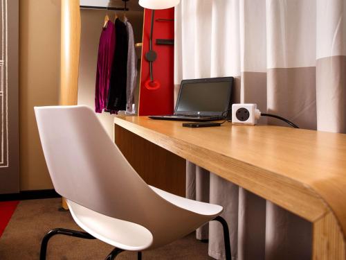 Habitación Doble Sweet - 2 camas del hotel Ibis London City - Shoreditch. Foto 5