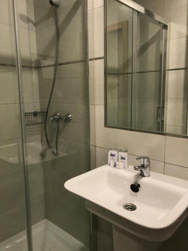 Habitación Doble - 1 o 2 camas del hotel El Pilar. Foto 35