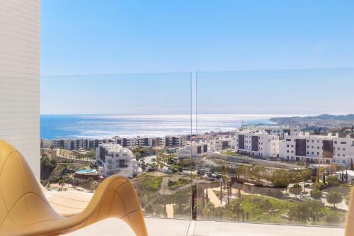 Suite Doble Leiro con vistas al mar - 2 camas del hotel Higuerón Málaga, Curio Collection by Hilton. Foto 4