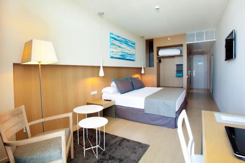Habitación Doble con vistas al mar - 1 o 2 camas del hotel Atenea Port Barcelona Mataro. Foto 1