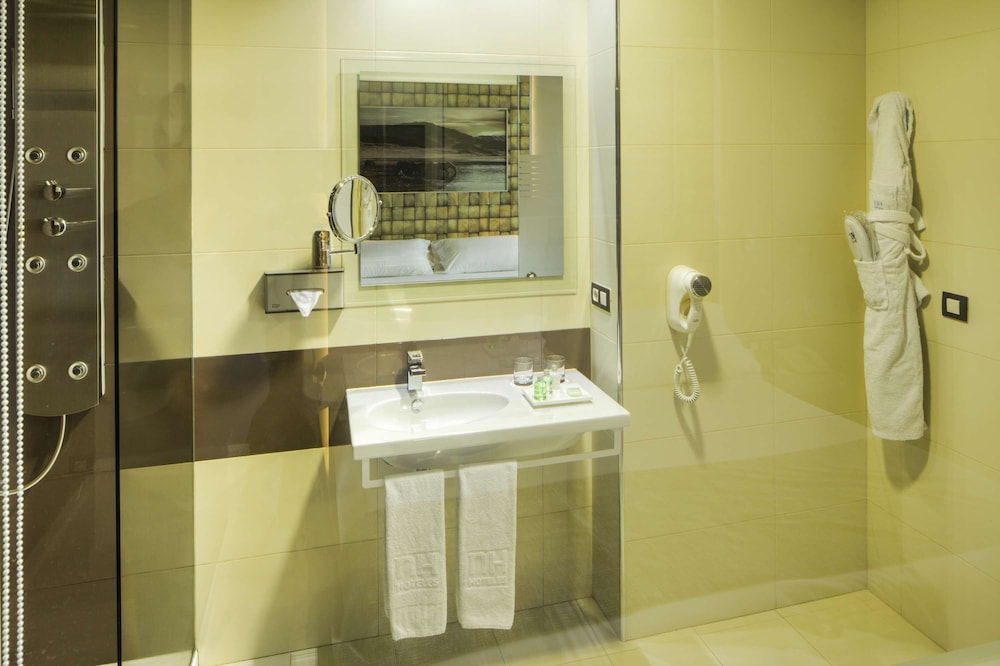 Habitación estándar del hotel Nh Ourense. Foto 24