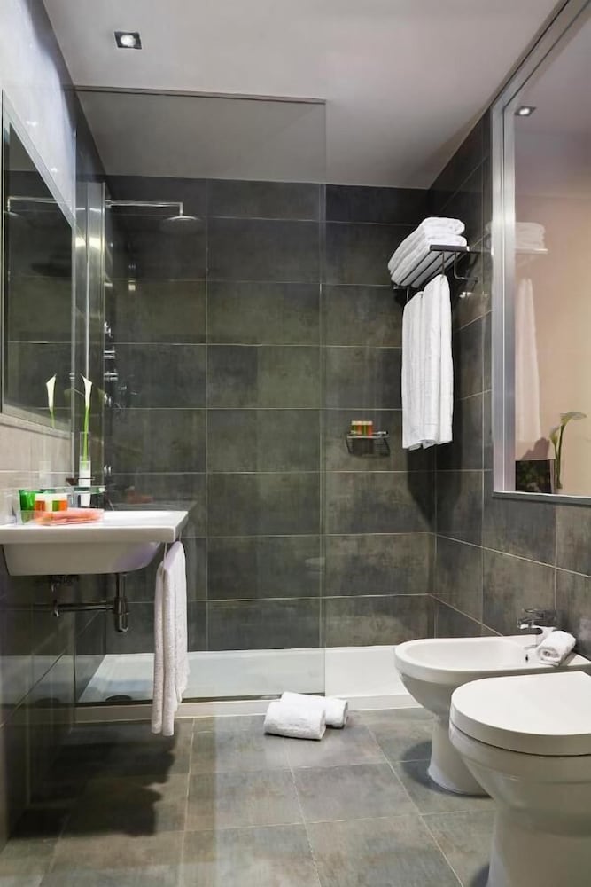 Habitación familiar del hotel Nh Ourense. Foto 8