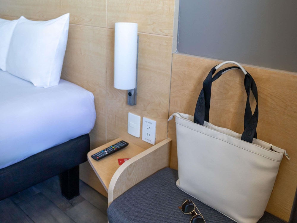 Habitacion Standard con 1 cama doble del hotel Ibis Merida. Foto 4