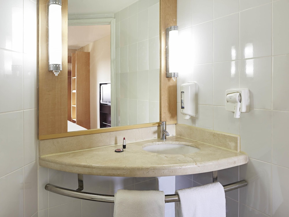 Habitacion Standard con 1 cama doble del hotel Ibis Merida. Foto 6