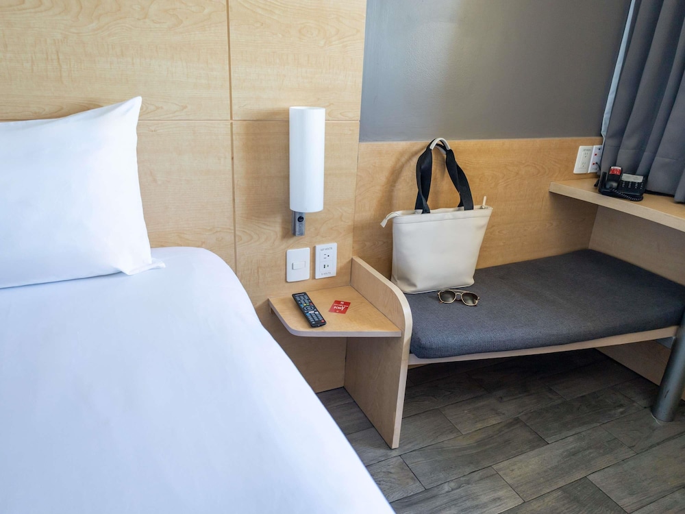 Habitacion Standard con 1 cama doble del hotel Ibis Merida. Foto 9