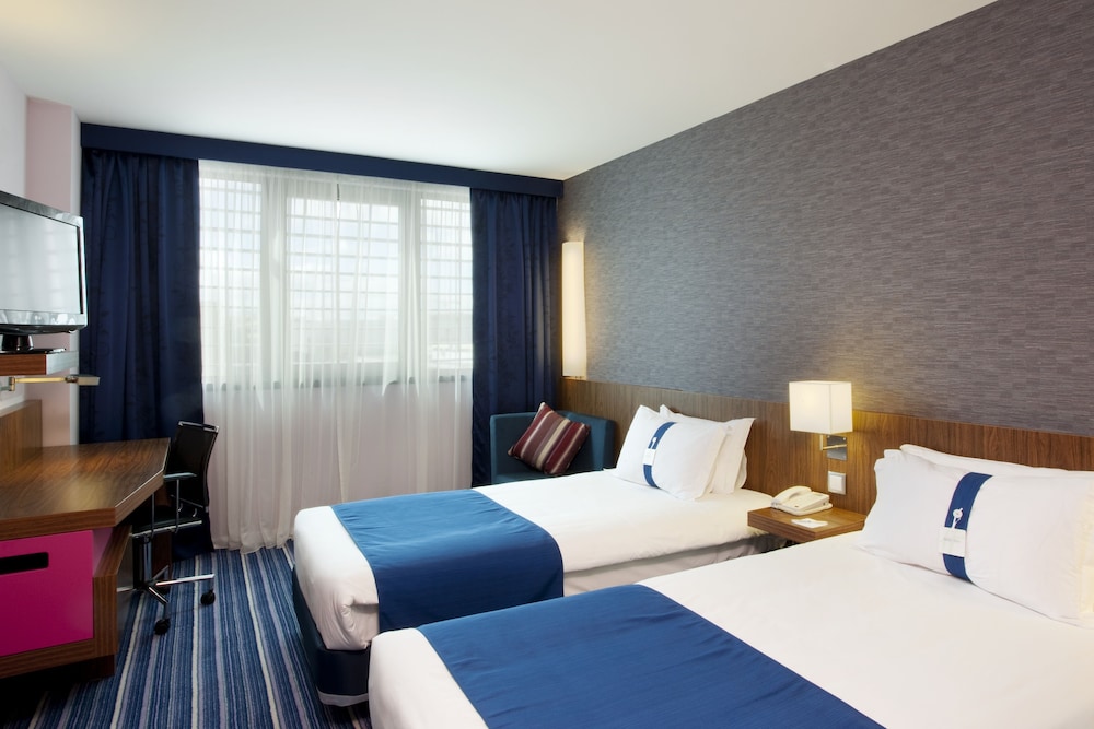 Habitación estándar, 2 camas individuales (Free Breakfast) del hotel Holiday Inn Express Lisbon - Alfragide, An IHG. Foto 2